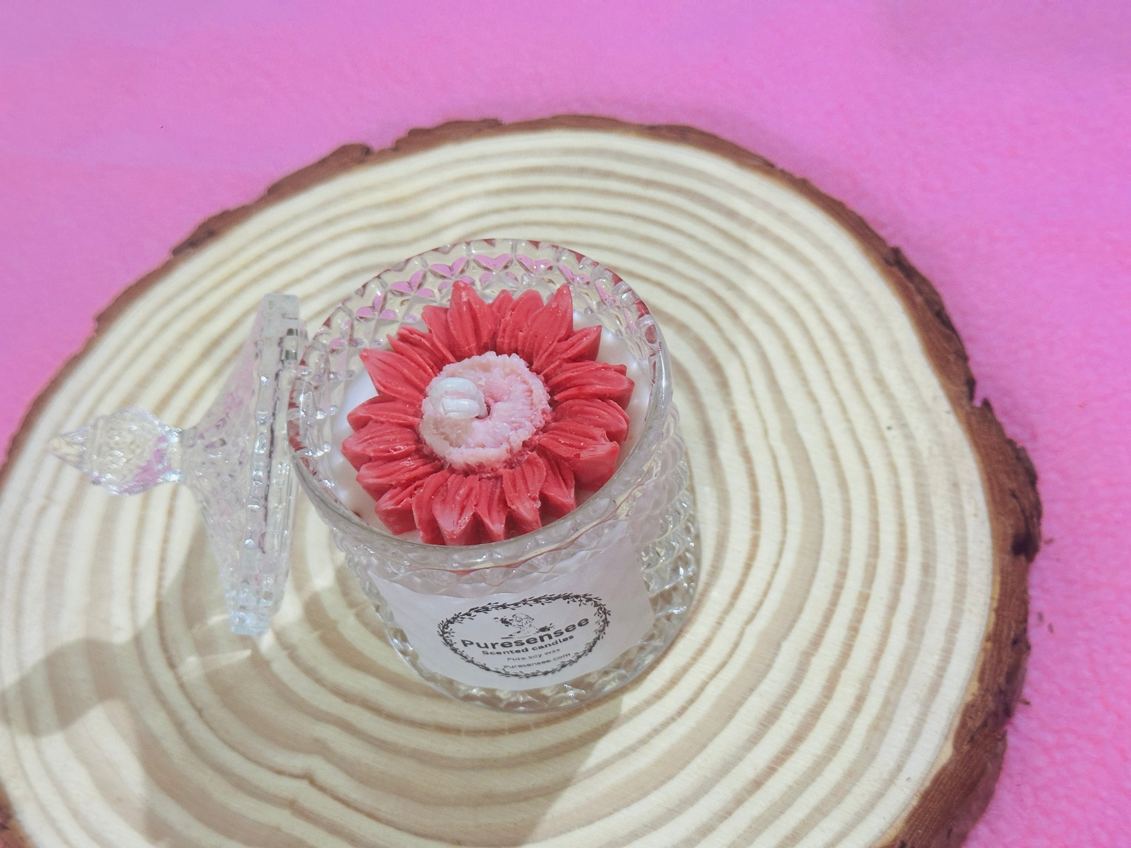Cristal jar with floral flowers candles