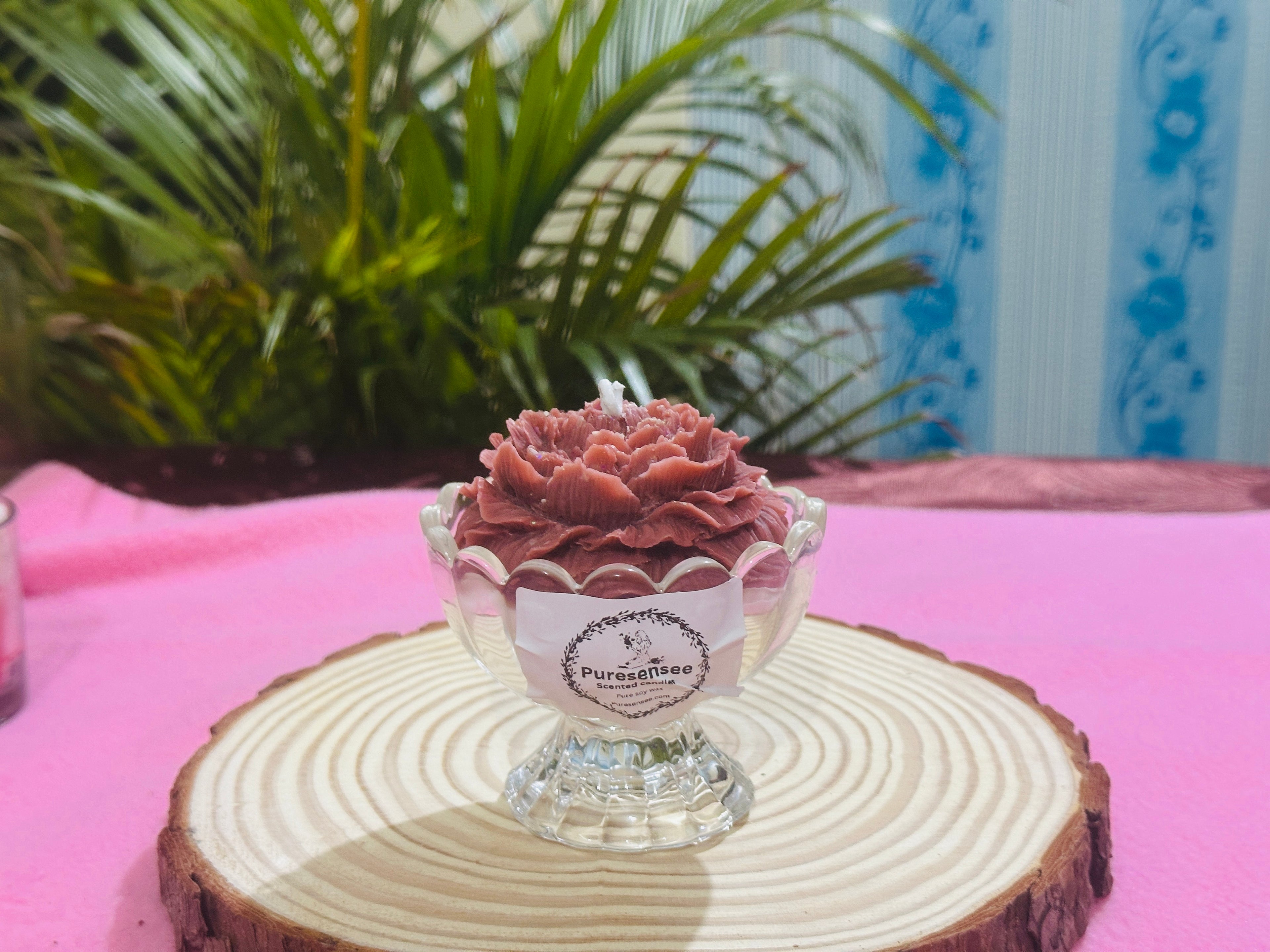 Lotus in jar candle