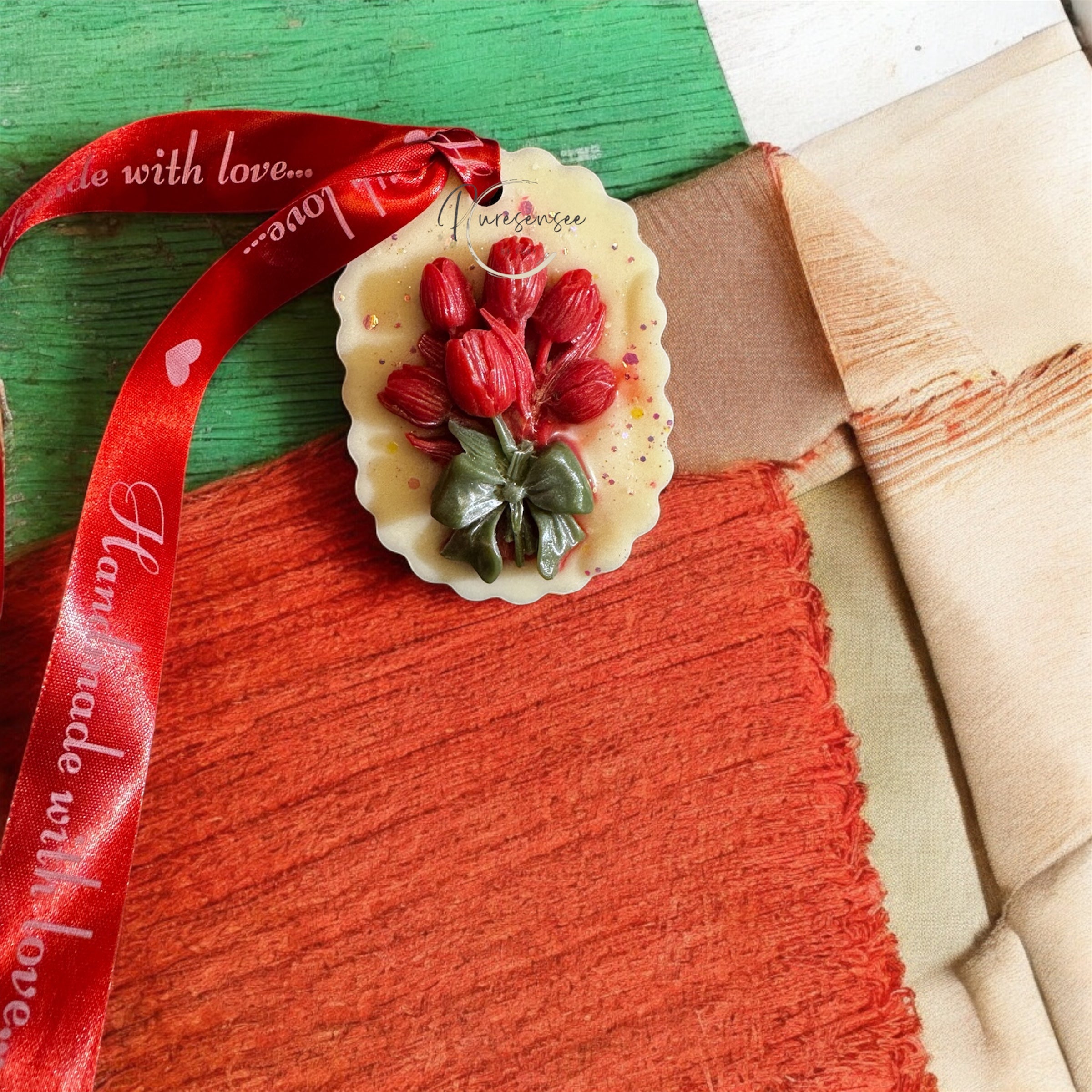 Floral wax sachets
