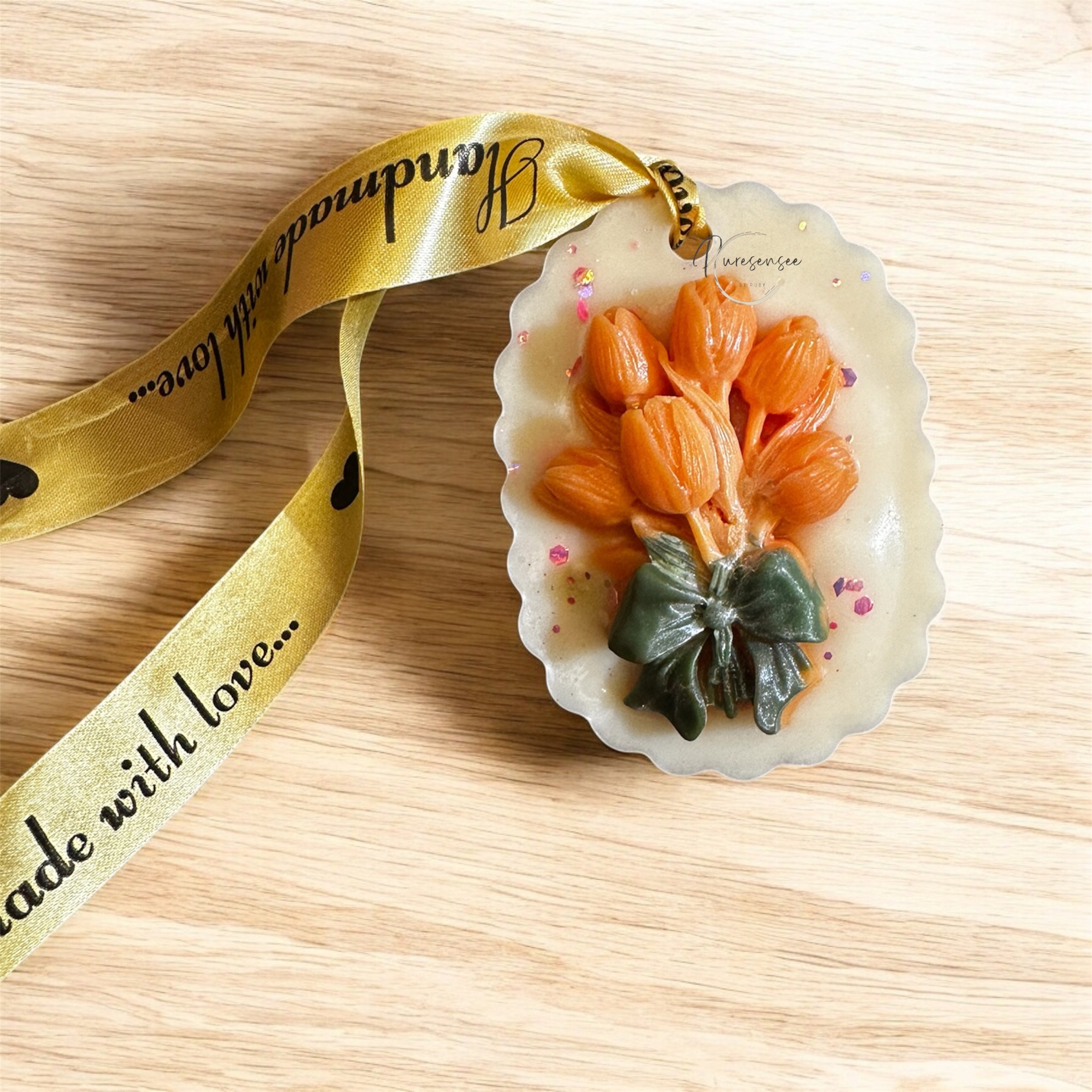 Floral wax sachets