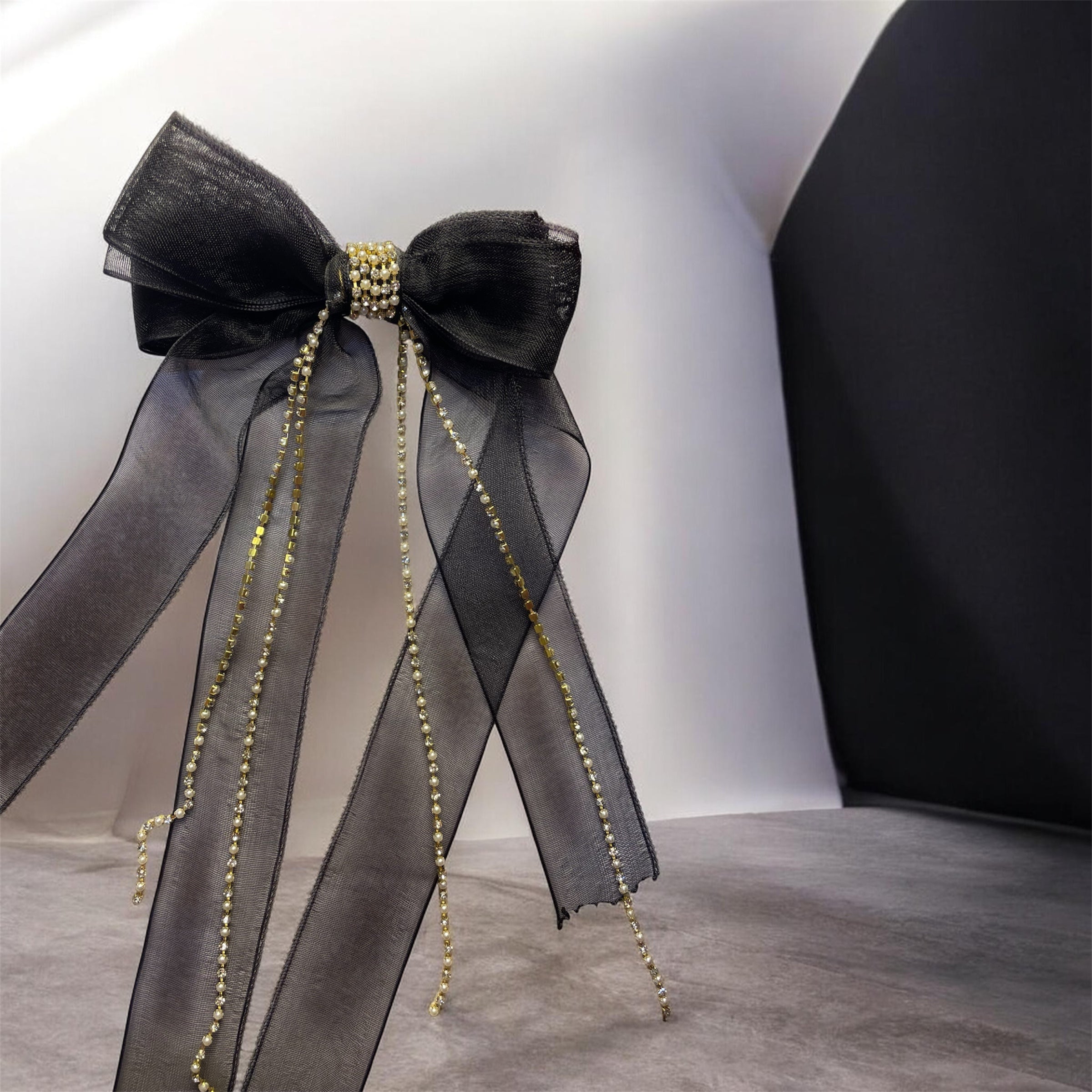 Black hair bow